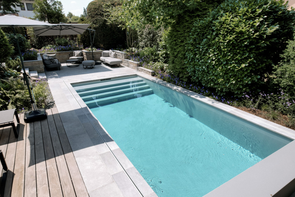 Moderner Pool in Sonstige