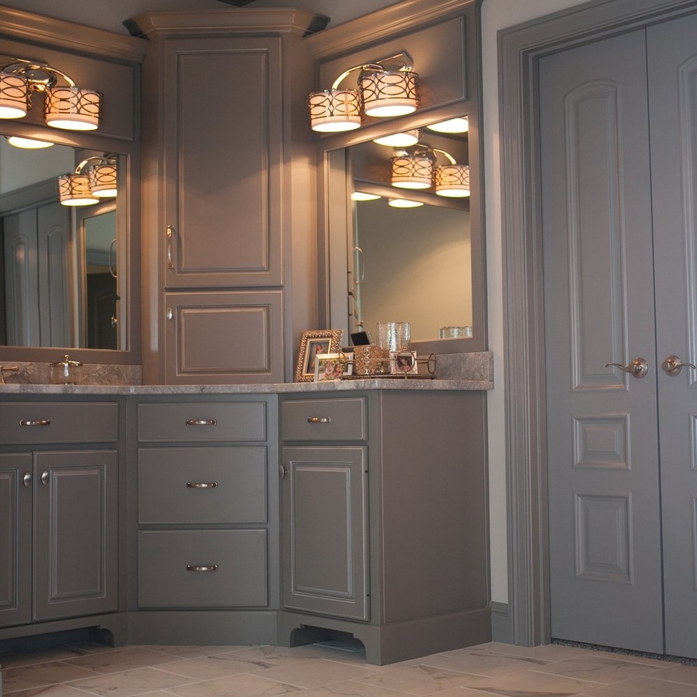 Bathroom - transitional bathroom idea