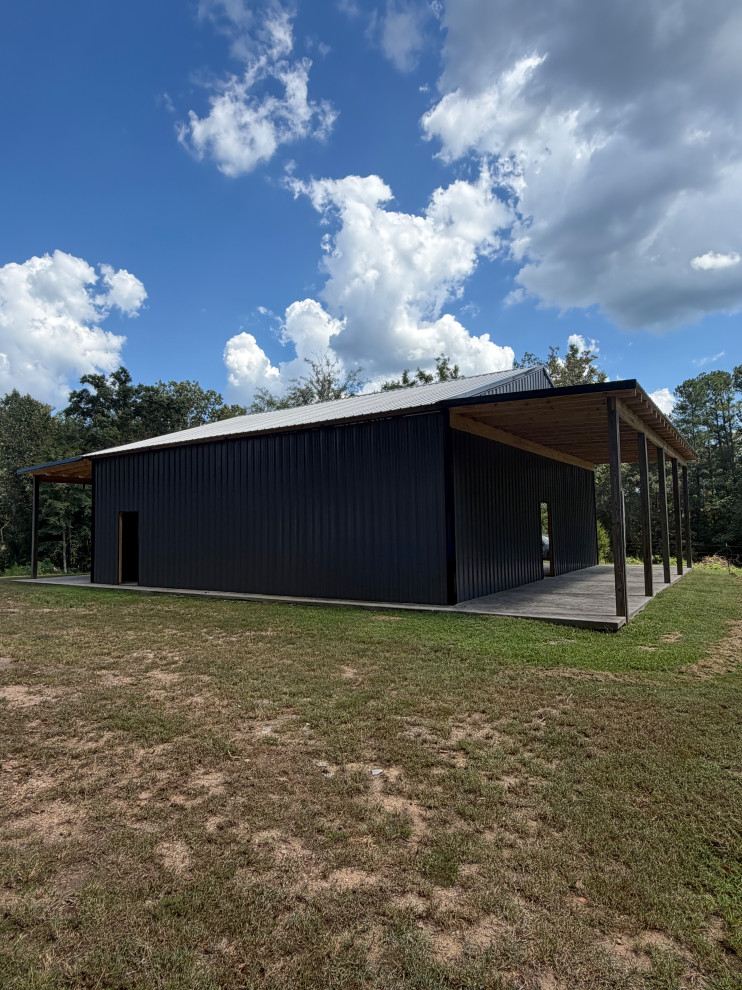 40x40 pole barn enclosed