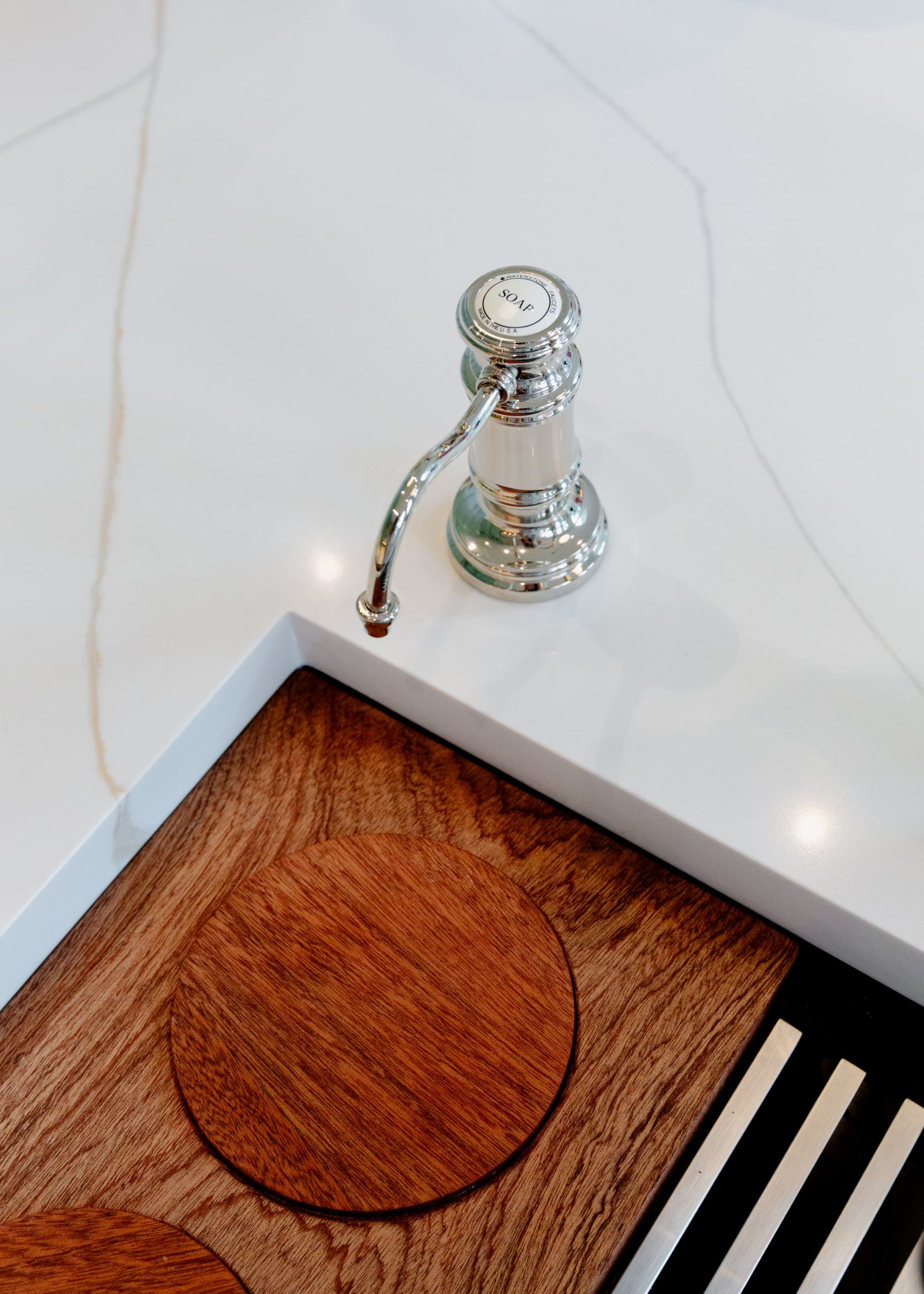 Soap dispenser