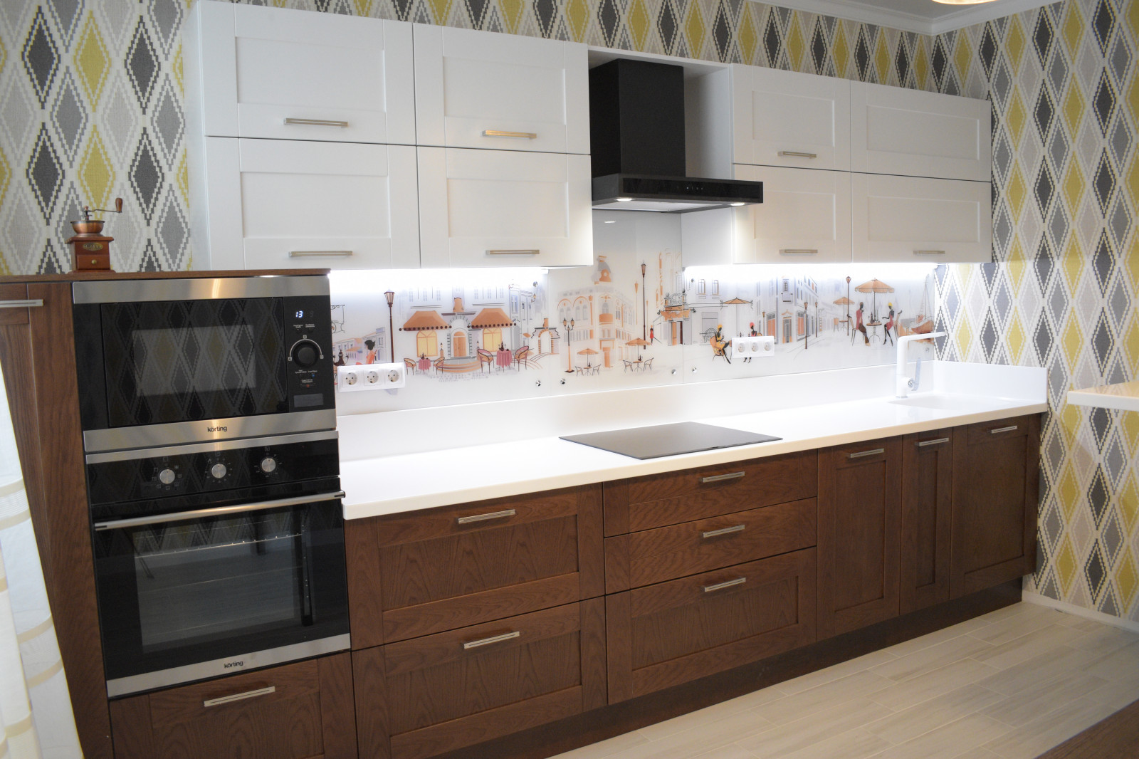 Кухня Кальвадос из массива дуба с каменной столешницей