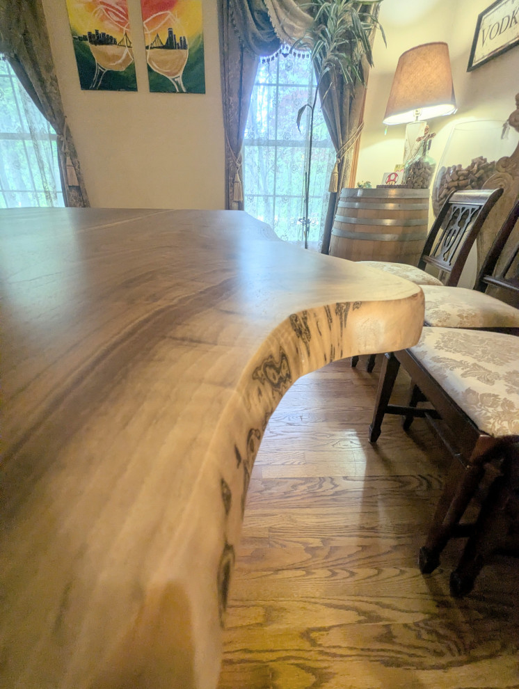 Inspiration for a rustic dining room remodel in Detroit