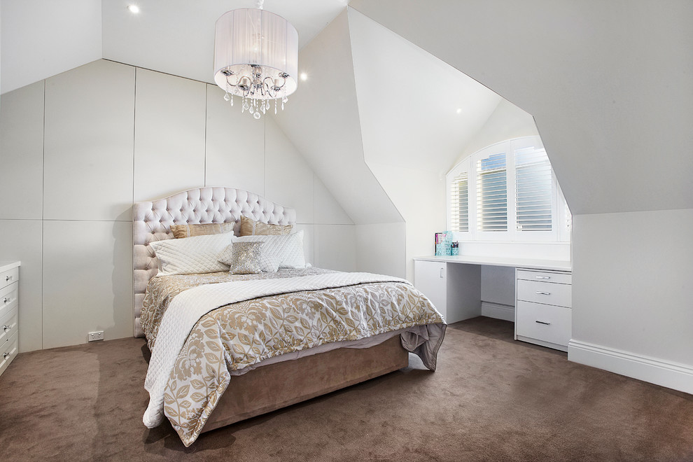 Design ideas for a traditional bedroom in Melbourne.