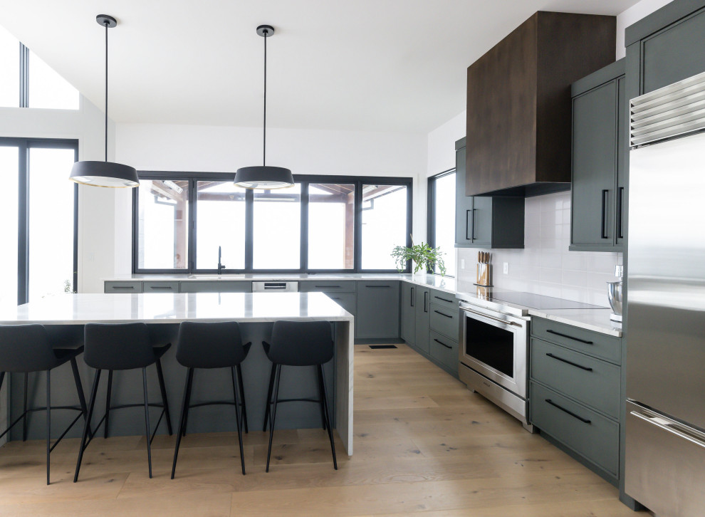 Kitchen - transitional kitchen idea