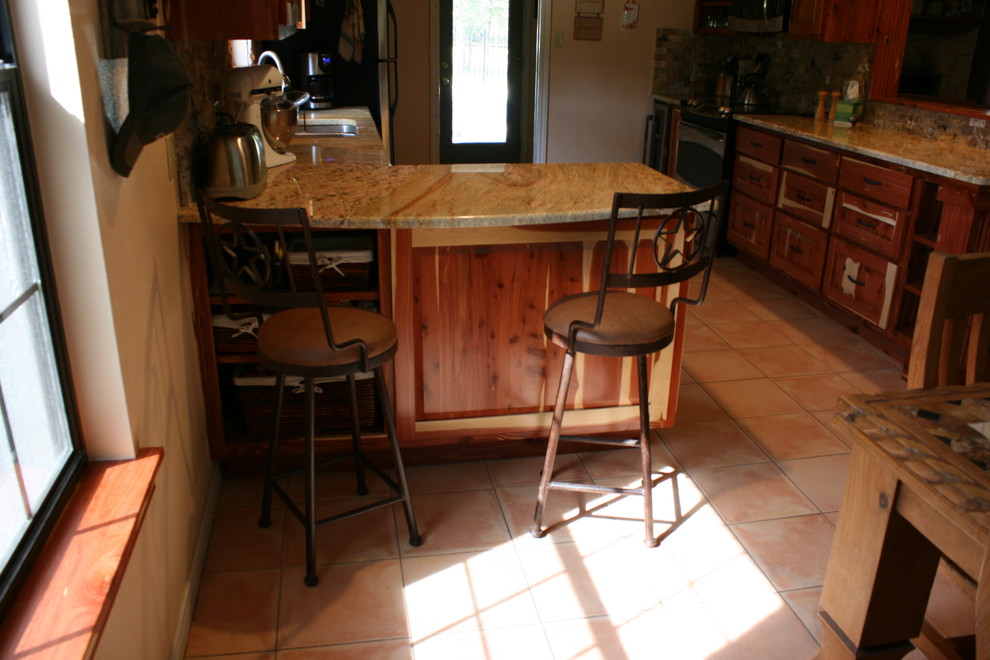 Kitchen - rustic kitchen idea in Austin
