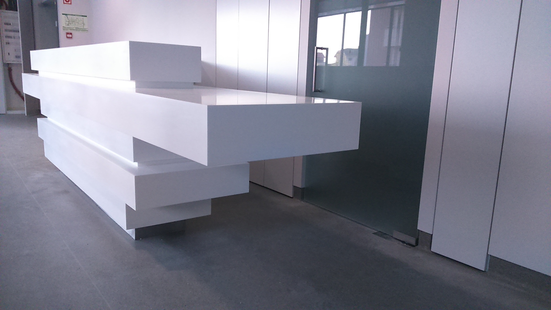 Création en Corian, Résine minérale, Pierre acrylique