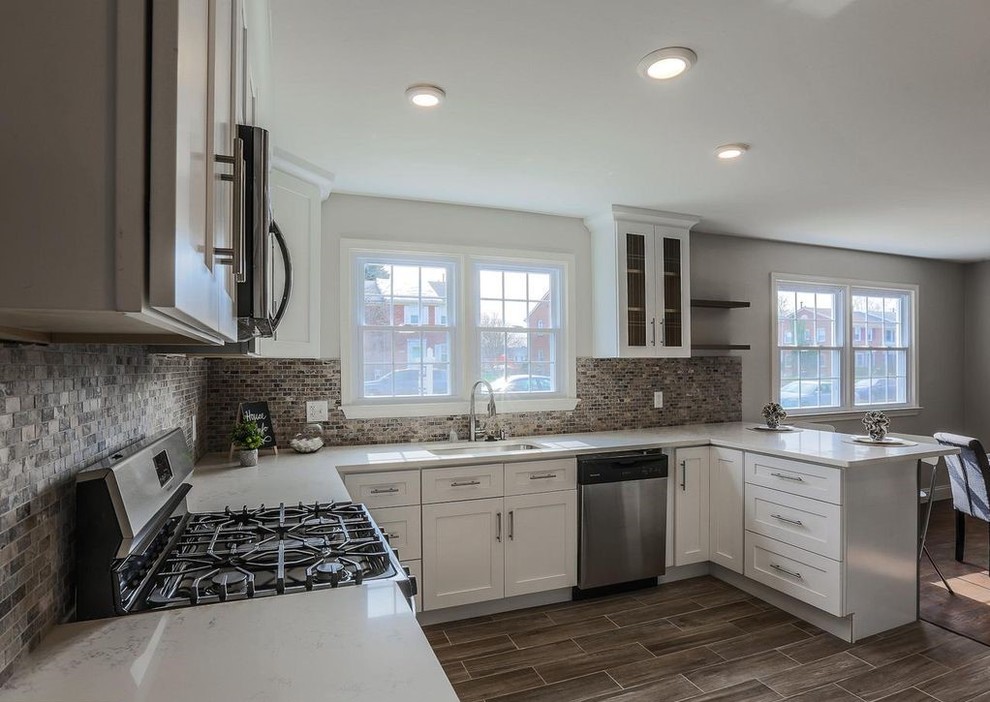 Transitional kitchen photo in Baltimore