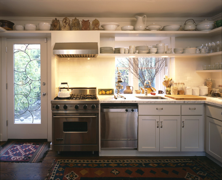 Design ideas for an arts and crafts kitchen in Seattle.