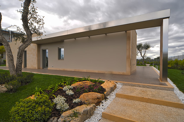 Villa F contemporary-verandah