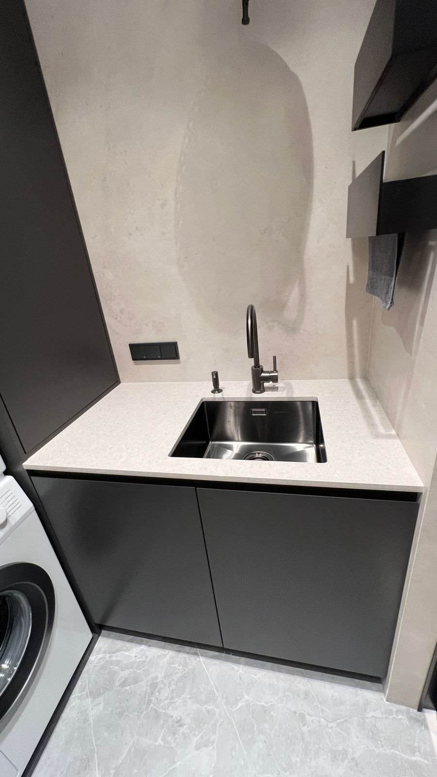 Фотосессия  - двери, мебель и перегородки в московской квартире