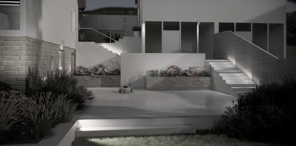 Moderner Poolgarten am Hang