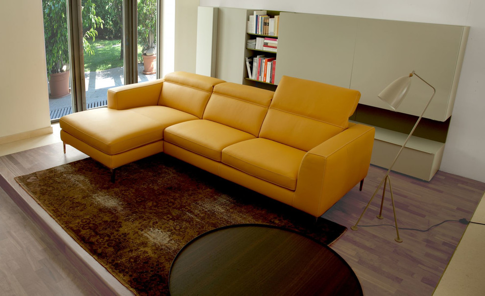 Inspiration for a modern home design remodel in London