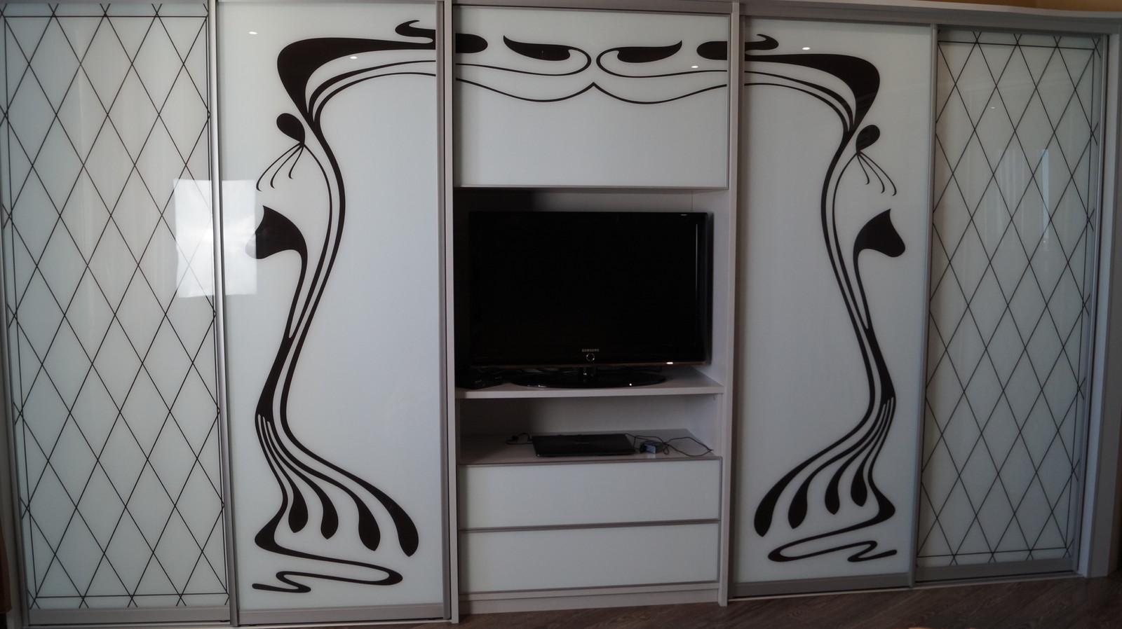 Шкафы, гардеробные