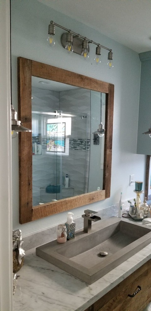 Bathroom - small rustic 3/4 bathroom idea in Houston
