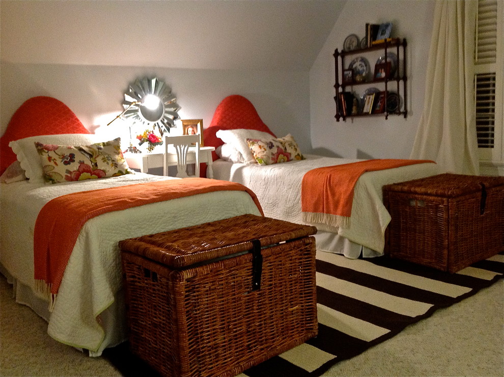Design ideas for a traditional bedroom in Burlington.