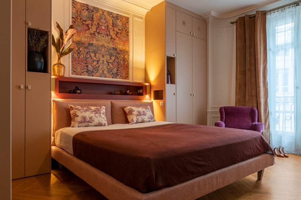 Inspiration for a contemporary bedroom in Paris.
