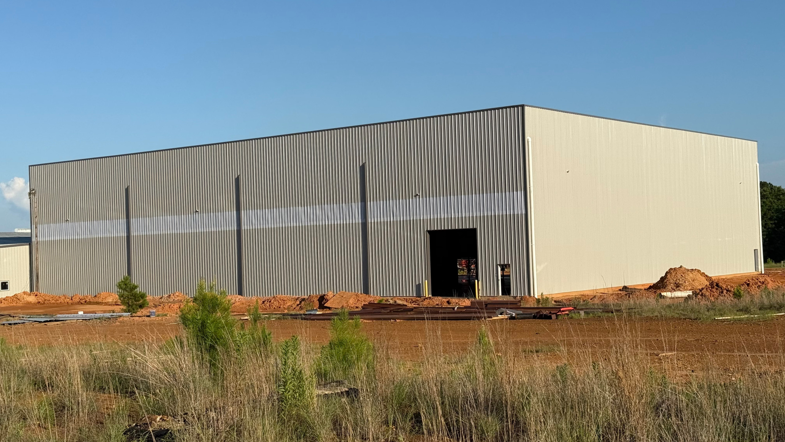 METAL BUILDING