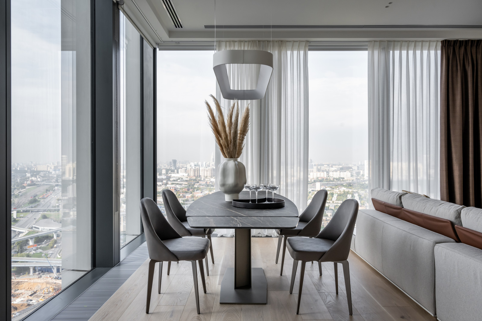 Apartments Neva Towers 1