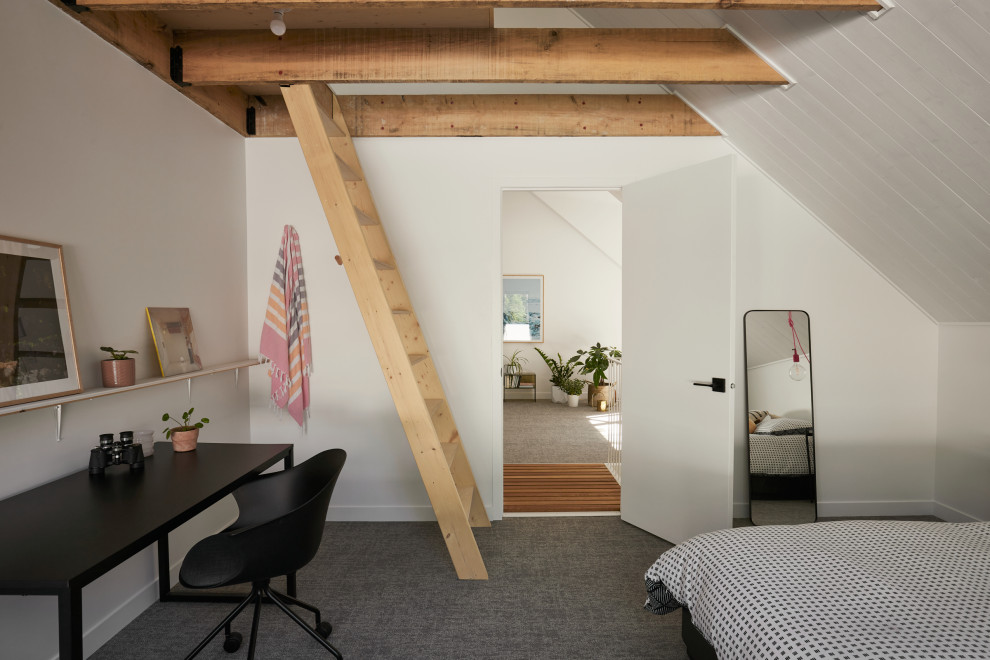 Идея дизайна: нейтральная детская среднего размера в современном стиле с спальным местом, белыми стенами, ковровым покрытием, серым полом и деревянным потолком для подростка