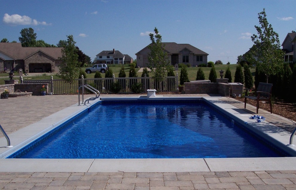 Example of a large full sun pool design