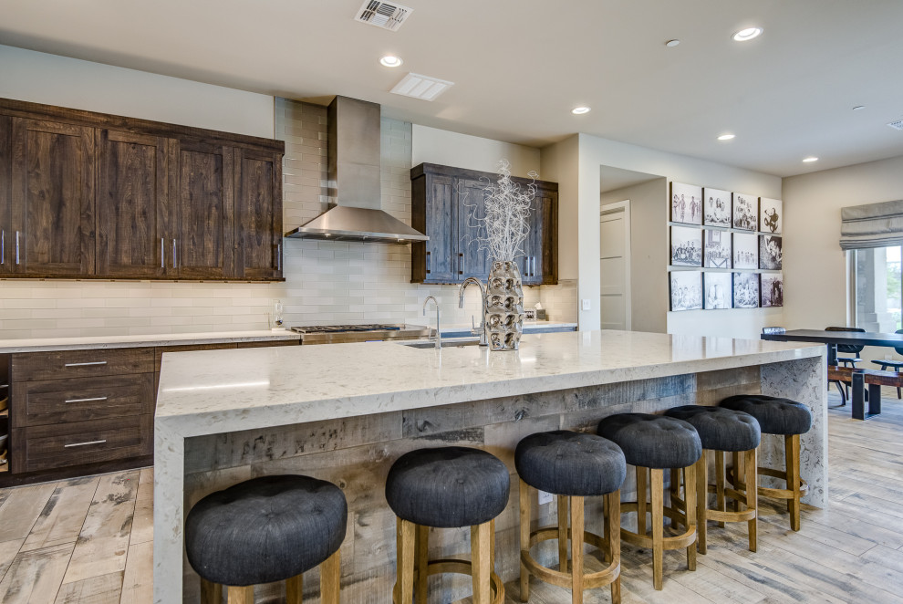 Transitional kitchen photo in Phoenix