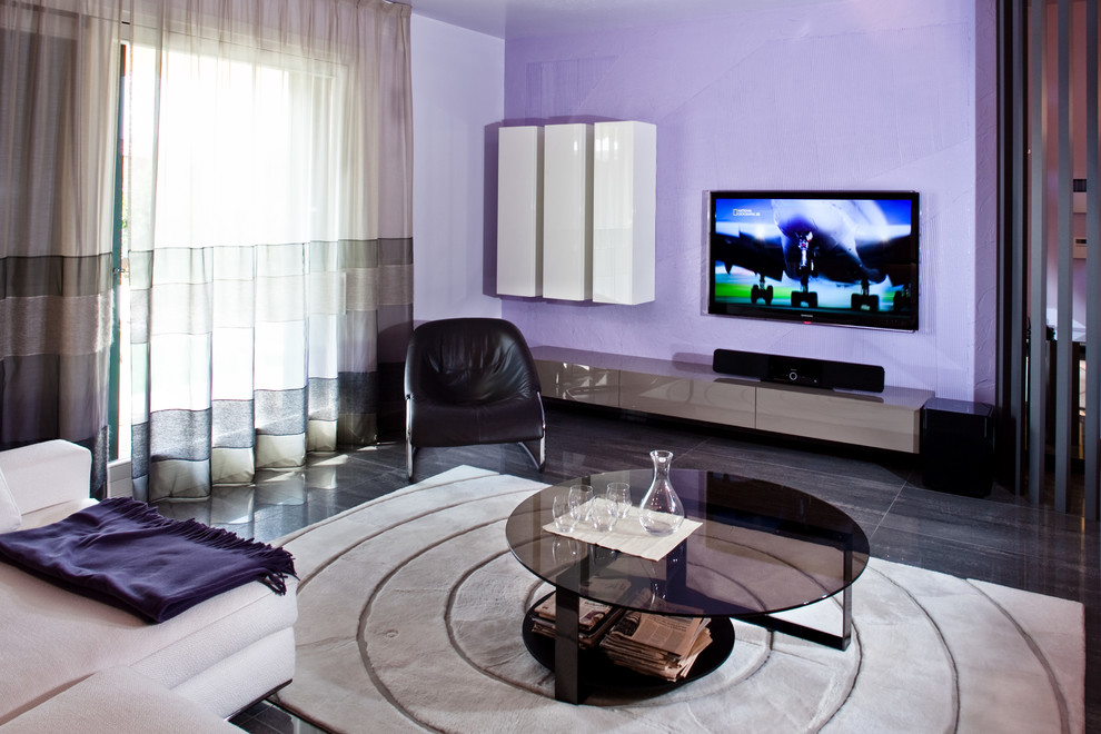 Inspiration for a contemporary living room in Milan.