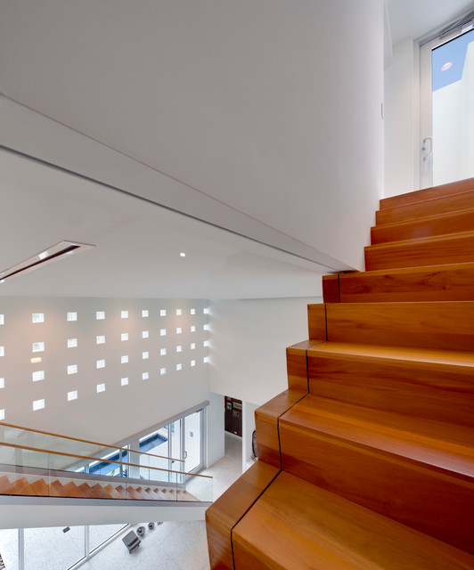 Sky House contemporain-escalier