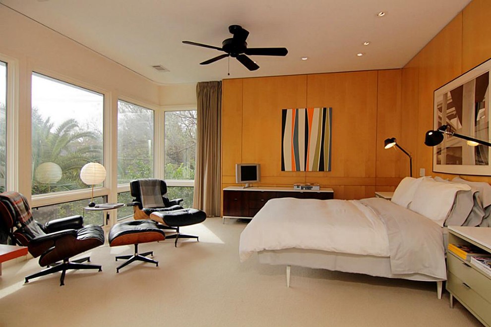 This is an example of a modern master bedroom in Houston.