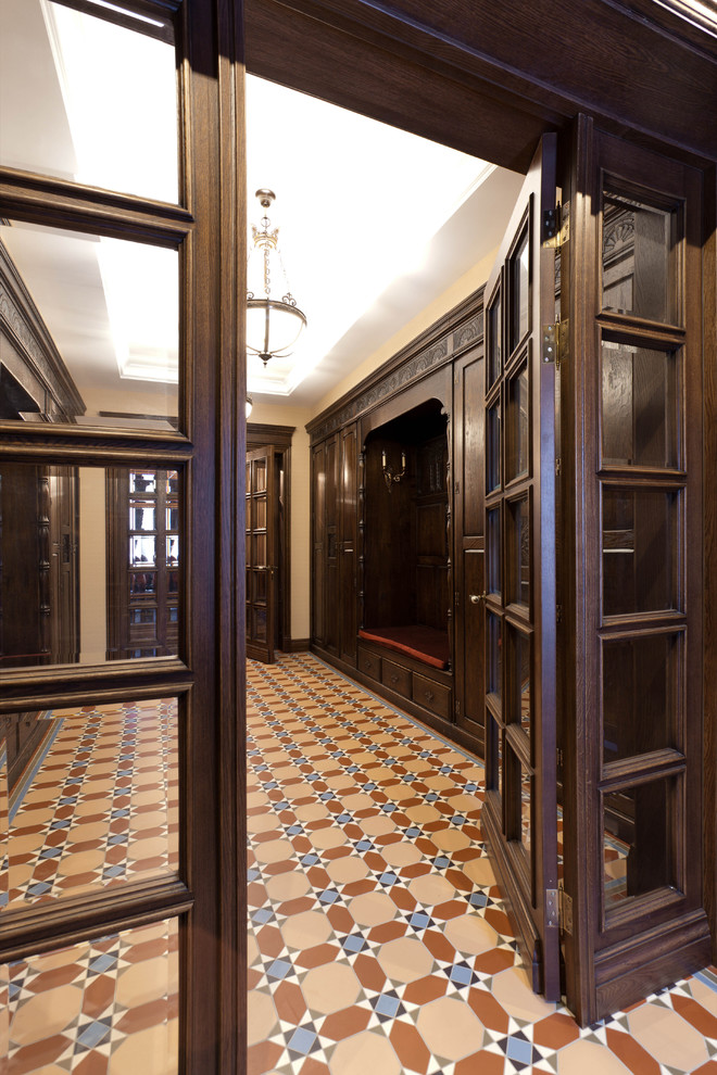 Прихожая в классическом английском стиле