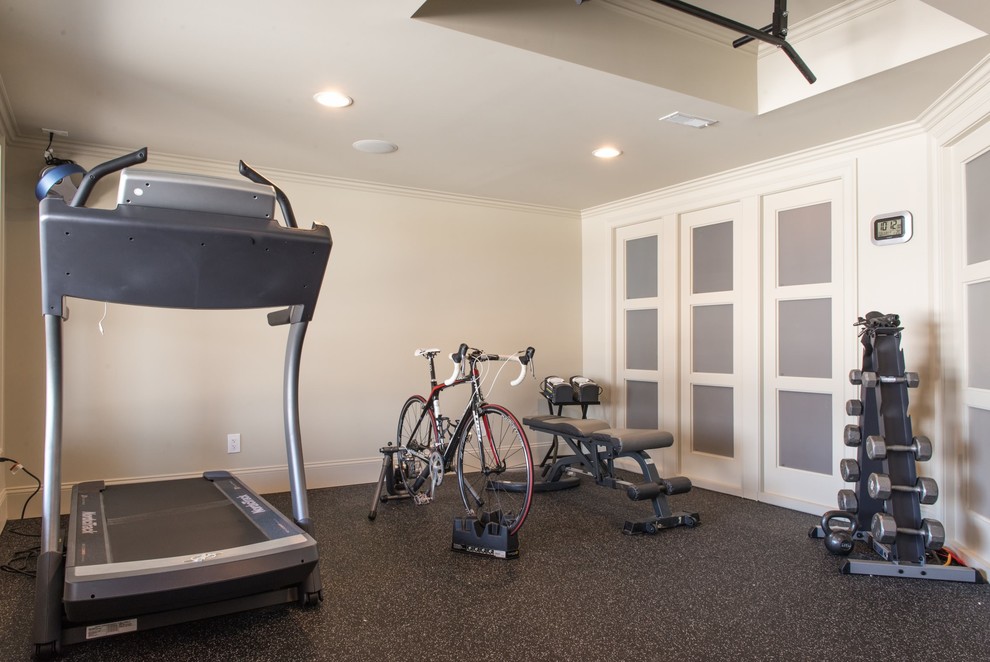 Photo of a transitional home gym in Detroit.