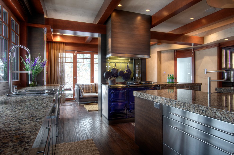 Kitchen - transitional kitchen idea in Calgary