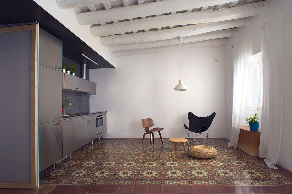 Photo of an eclectic kitchen in Barcelona.