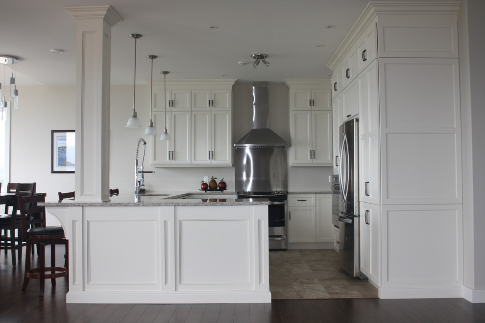 Inspiration for a large transitional kitchen remodel