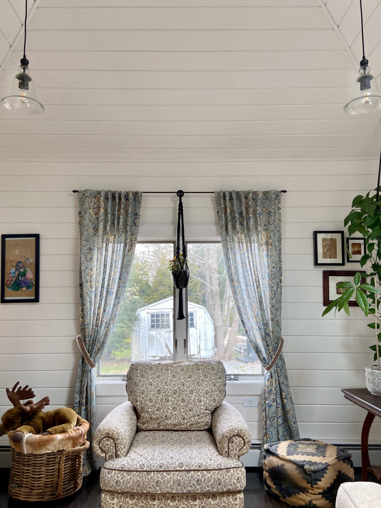 Cozy Family Room - Watch Hill, RI