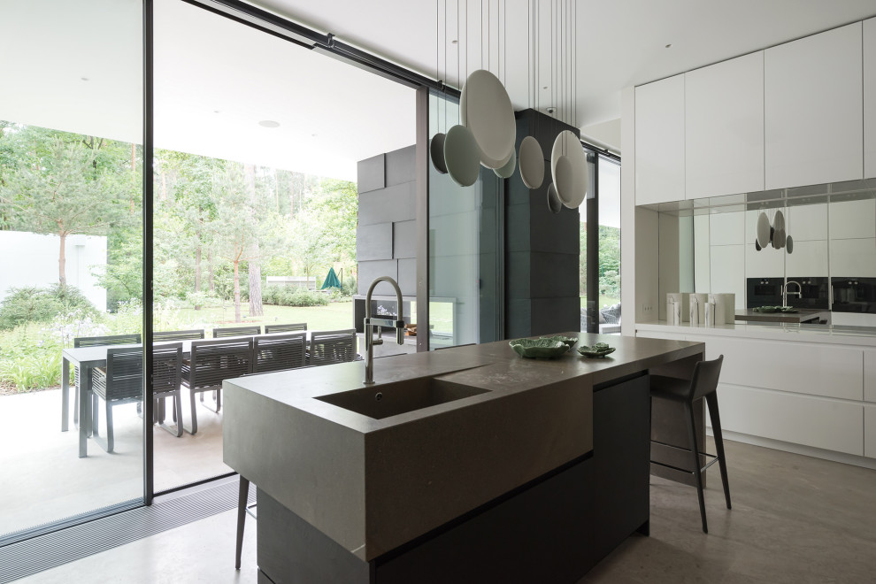 Кухня с панорамными окнами (Villa Zhukovka)