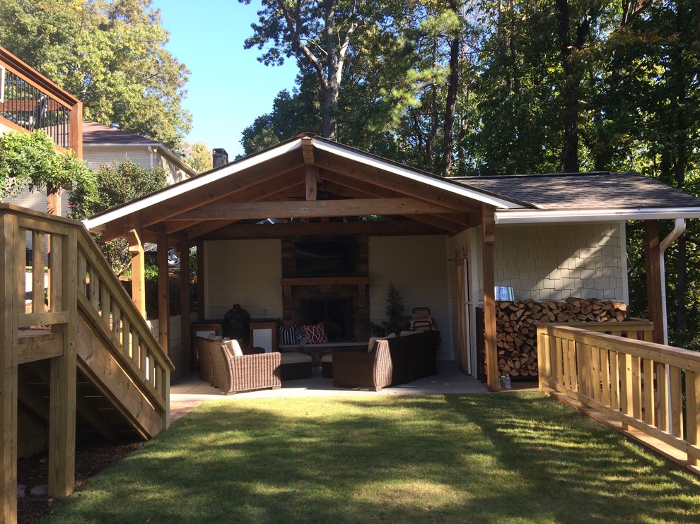 OUTDOOR LIVING SPACES