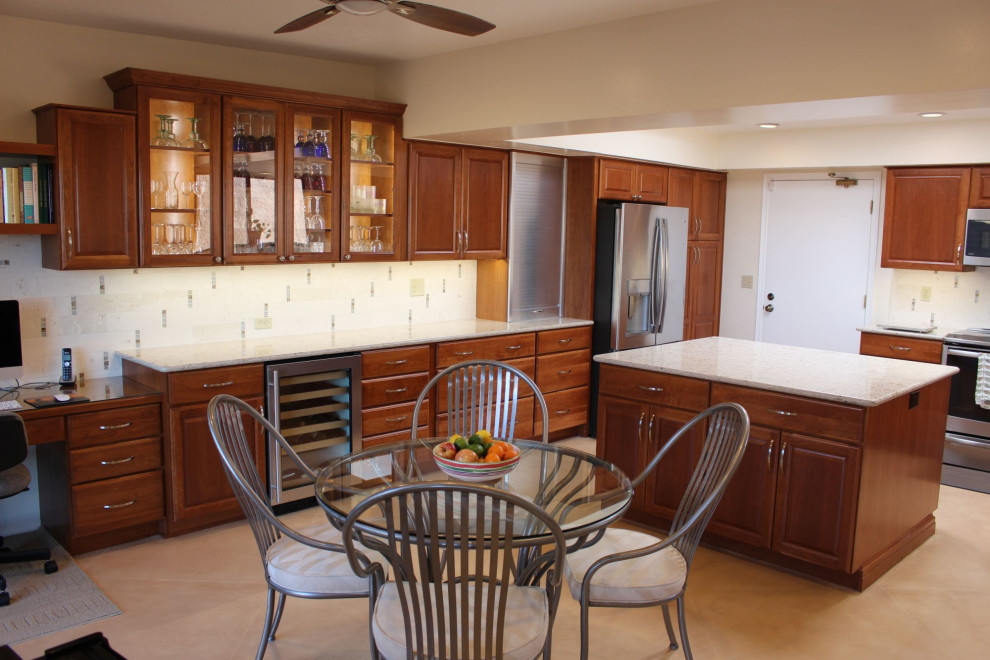 Example of a transitional home design design in Phoenix