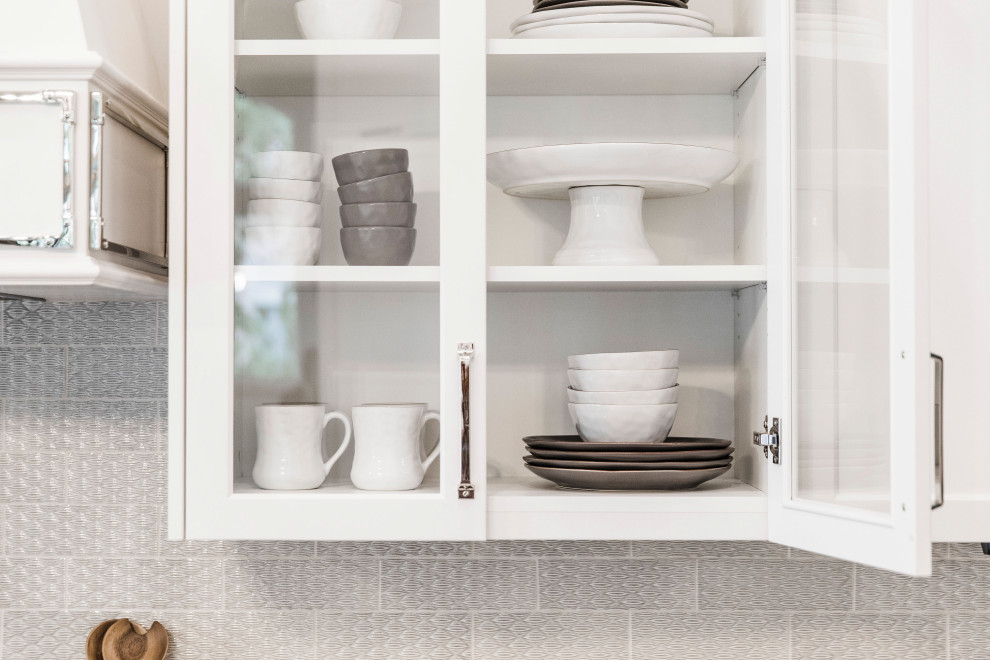 Example of a transitional kitchen design in Phoenix