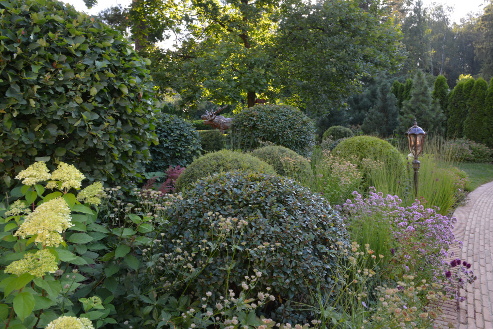 Fairy Garden.Сад под дубами