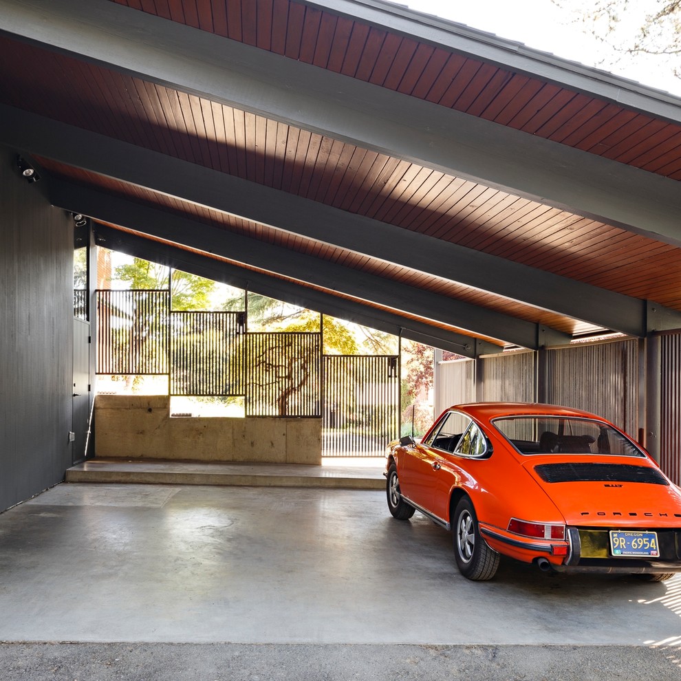 This is an example of a midcentury garage in Portland.
