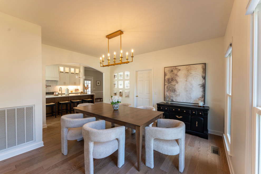 Contemporary Indian Lake Kitchen