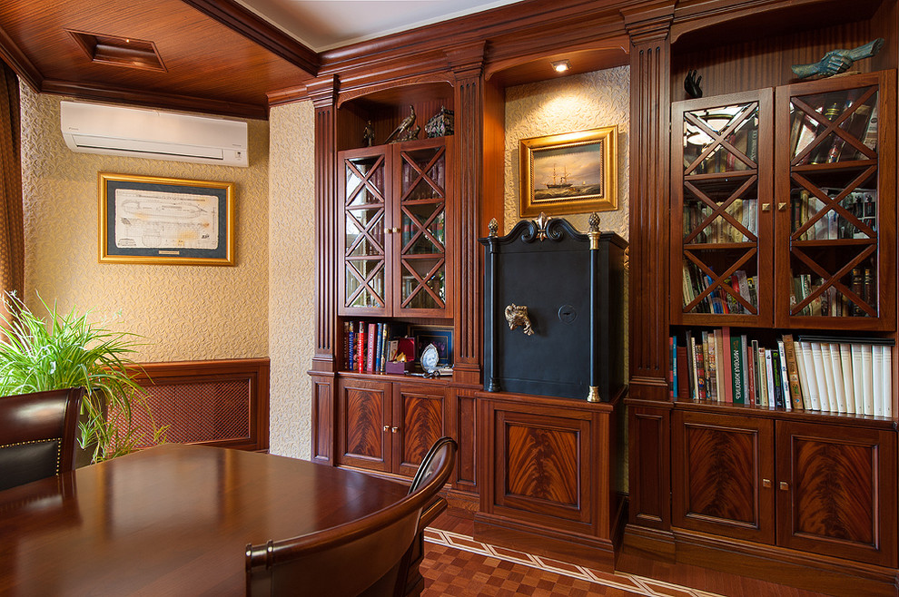 Кабинет из красного дерева