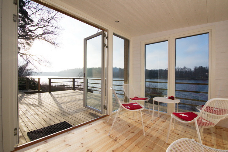 This is an example of a modern sunroom in Stockholm.