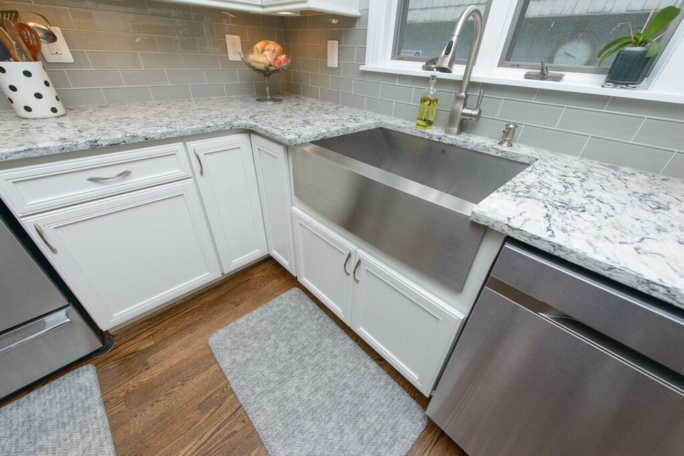 Inspiration for a transitional kitchen remodel in Baltimore