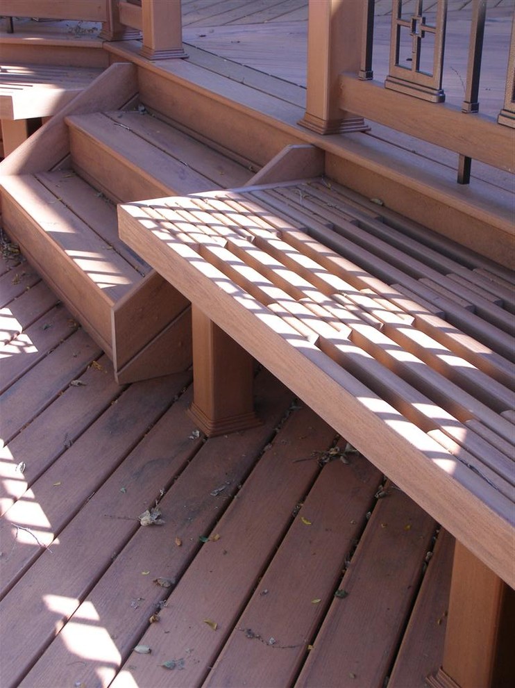 Elegant deck photo in Chicago