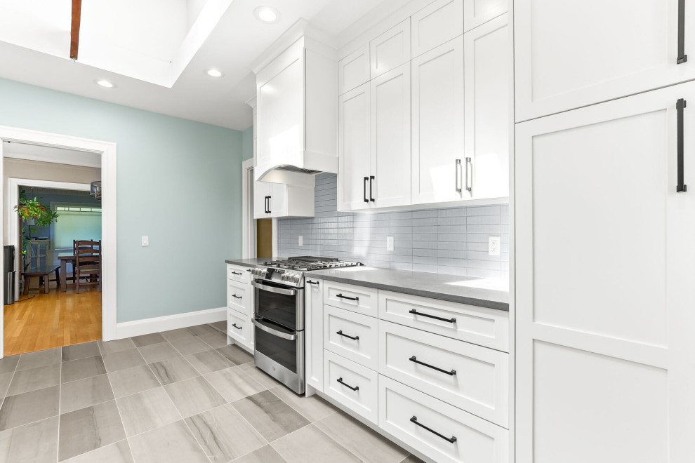 Transitional kitchen photo in Portland