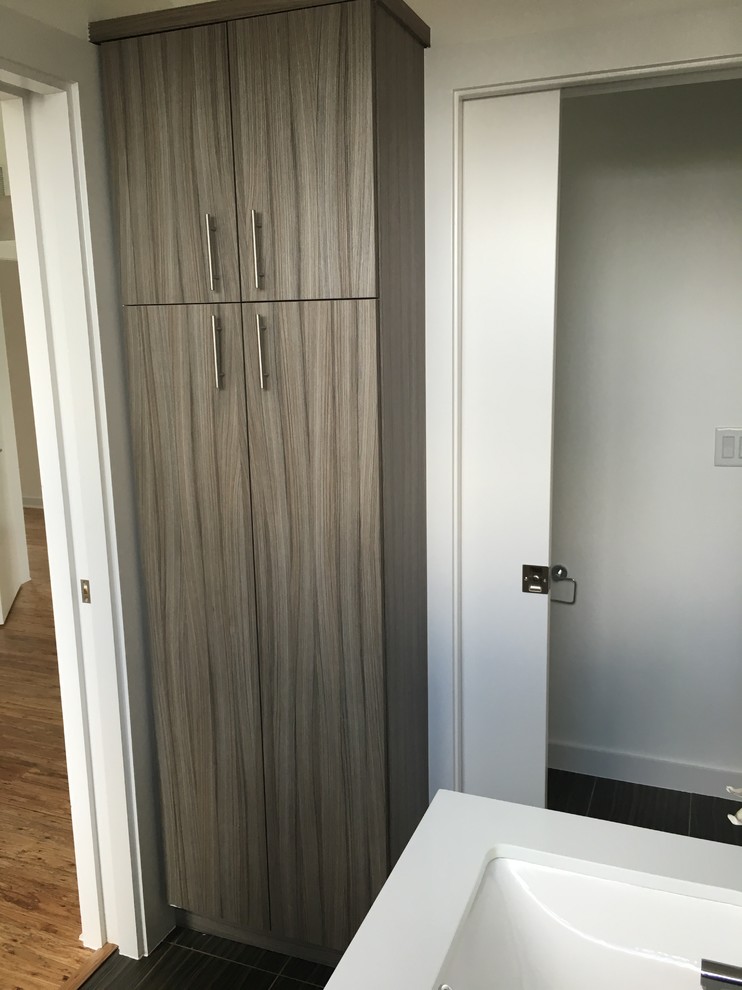 Example of a minimalist home design design in Austin