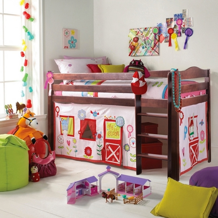 This is an example of a contemporary kids' room in Sydney.