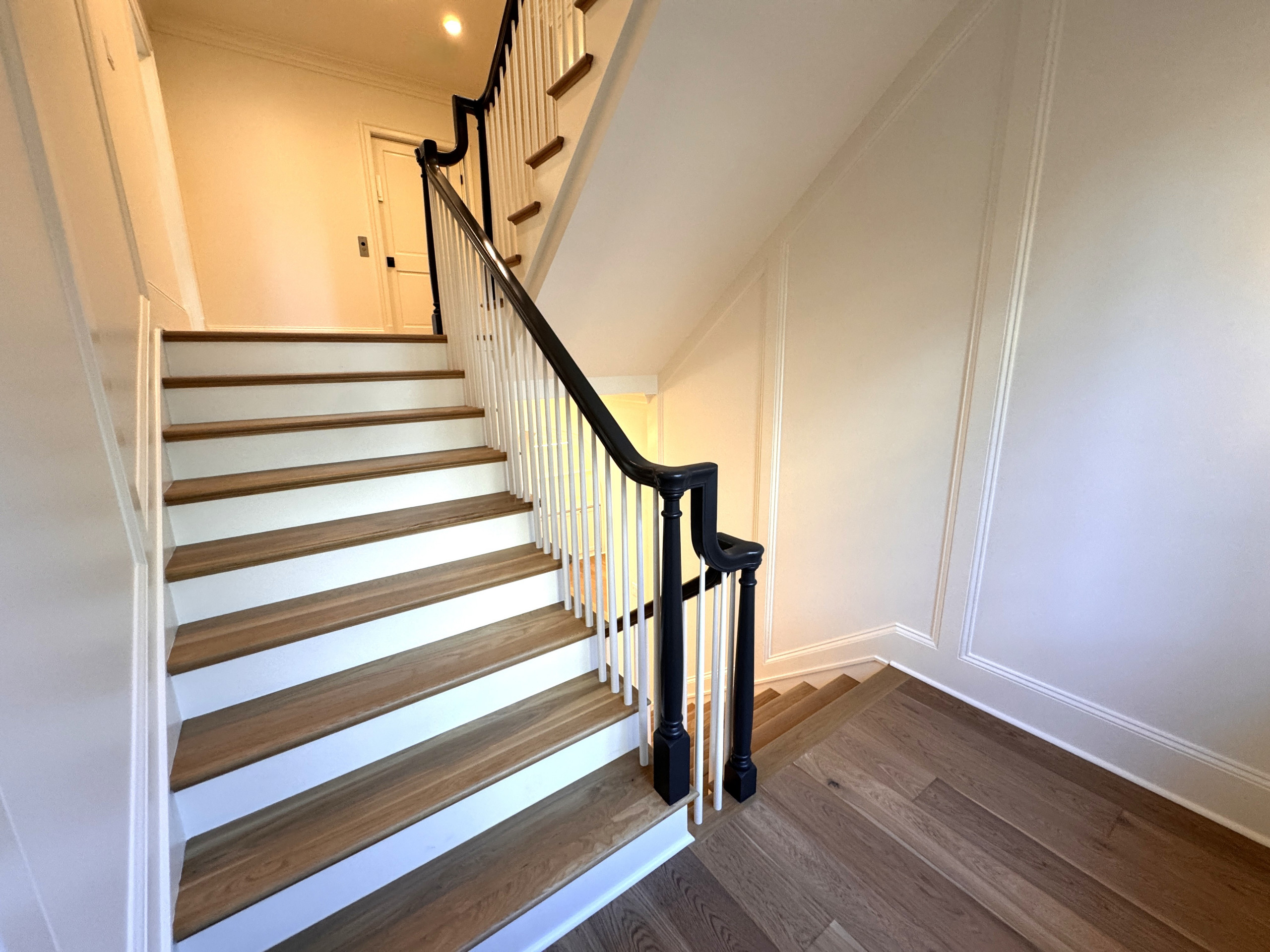 Project #160 | Traditional Box Stair with Gooseneck Handrail