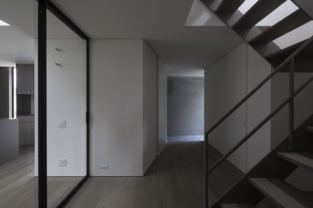 高槻安岡寺の住宅 minimalistisch-treppen